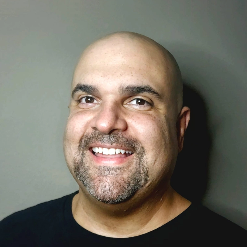 Headshot of Gustavo Chiarelli