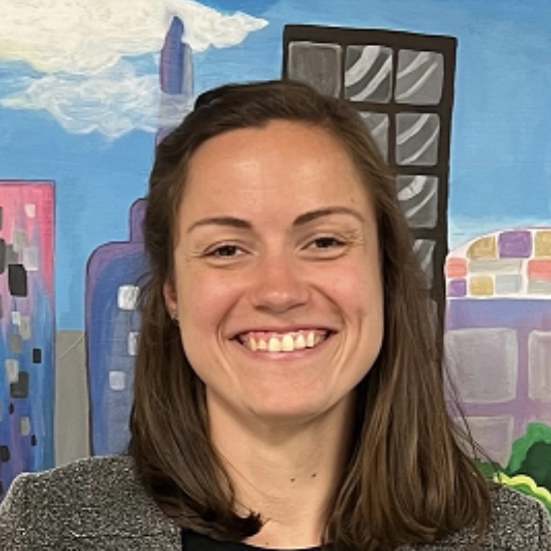 Headshot of Carrie Dell