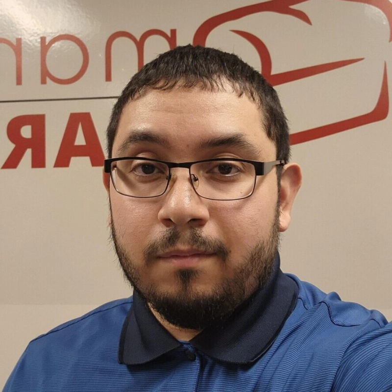 Headshot of Alex Mendoza